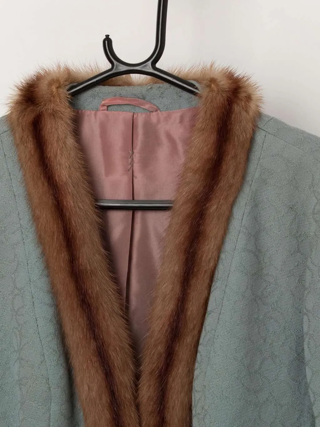 1960’s vintage blue woven jacket with mink fur trim – Medium