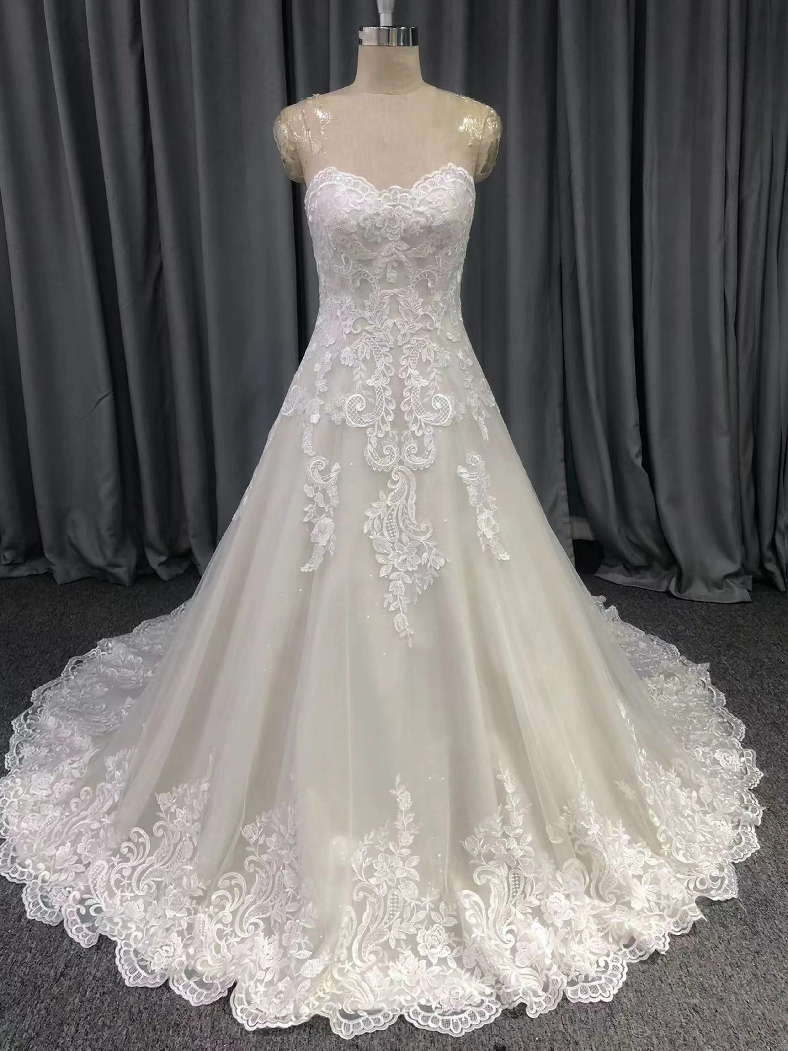 Cache cœur Dentelle&Tulle Robe de Mariée avec Traîne de balayage / pinceau