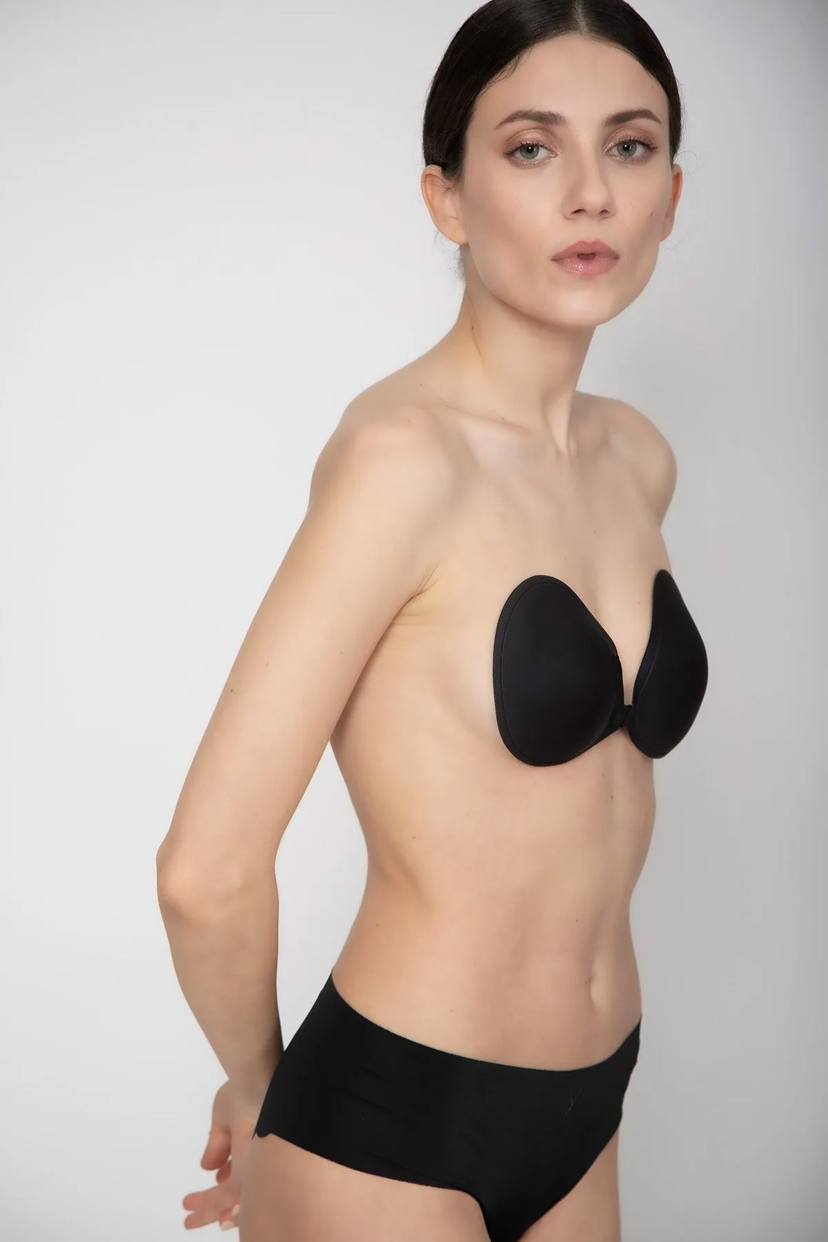 Eves Backless Strapless Bra in Black