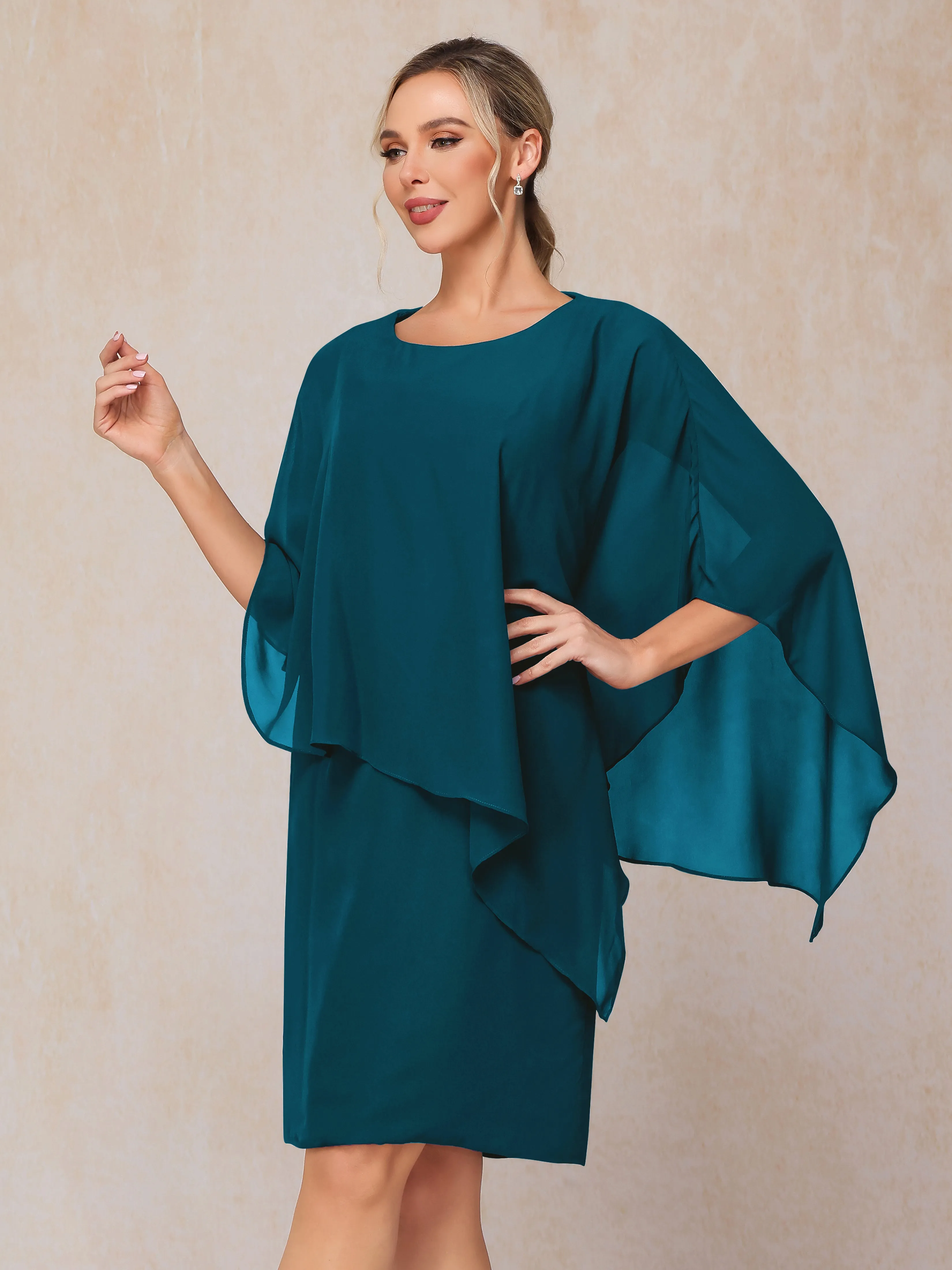 Manches asymétriques Col bateau Mousseline Robe Mère de la Mariée avec cape