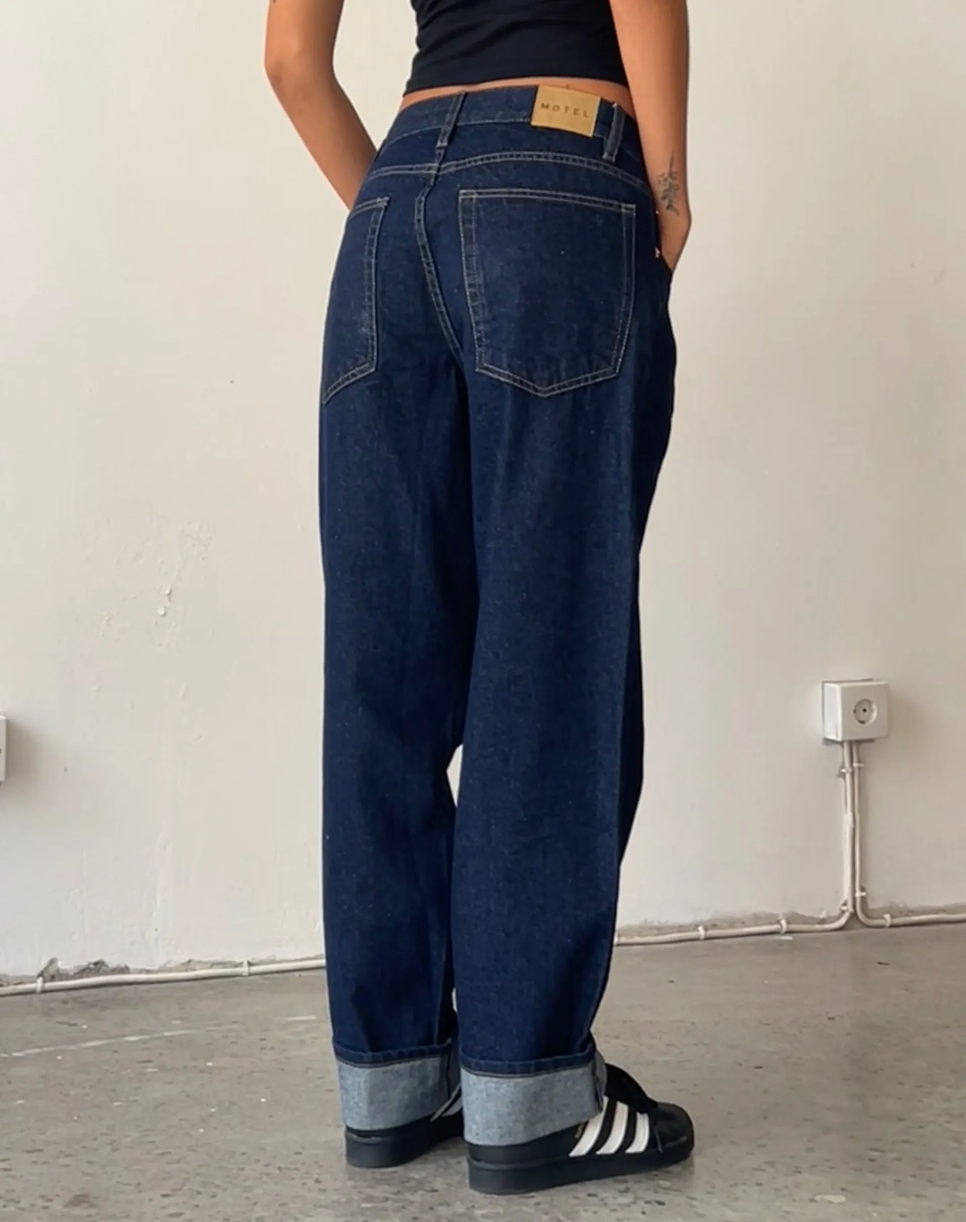 Oversized Dad Low Rise Jeans in Dark Rinse