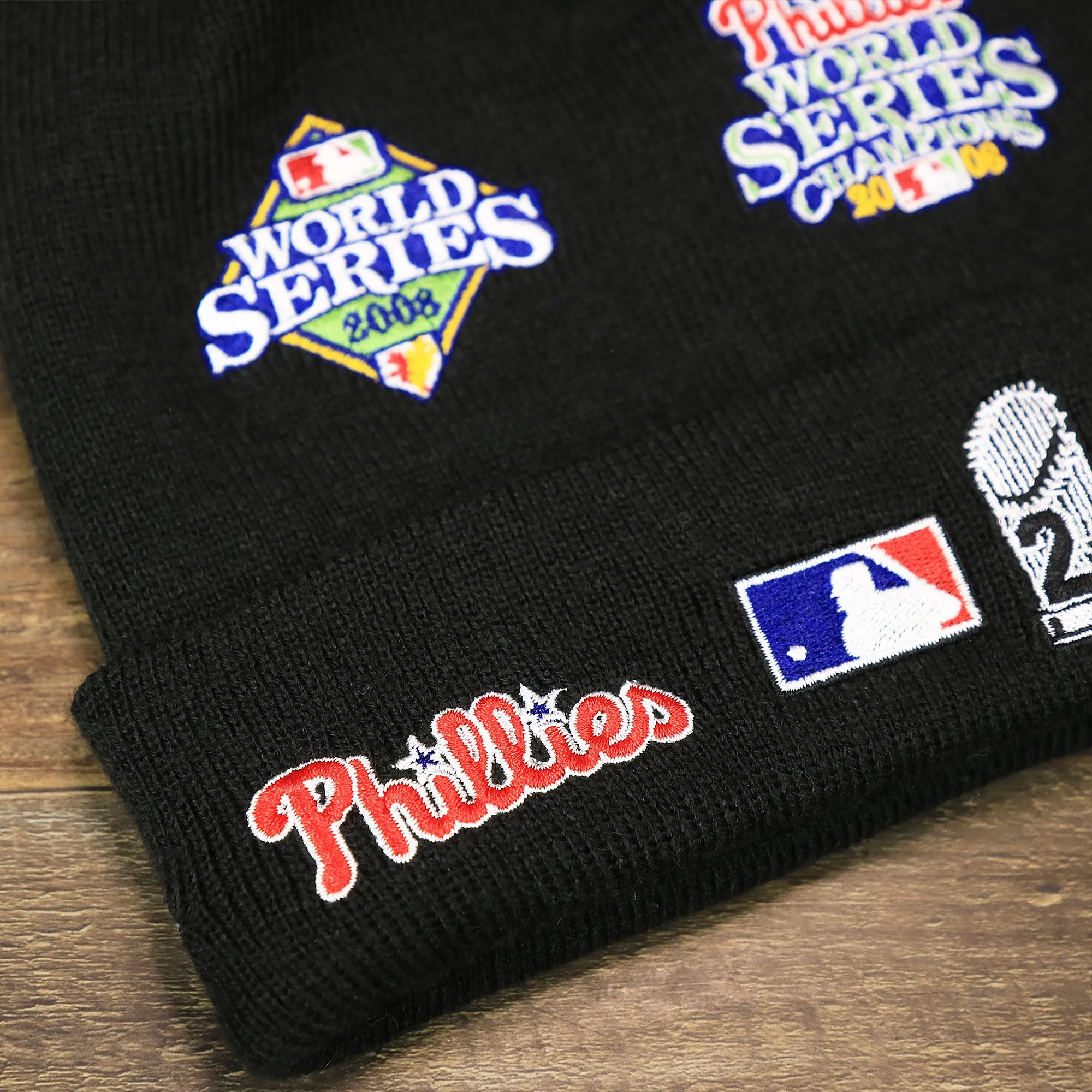 Philadelphia Phillies All Over World Series Side Patch 2x Champion Knit Cuff Beanie | New Era, Black