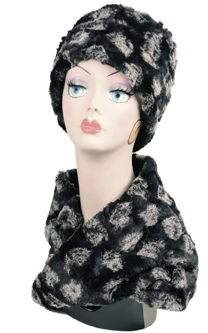 Pom-Pom in Black Luxury Faux Fur Neck Warmer