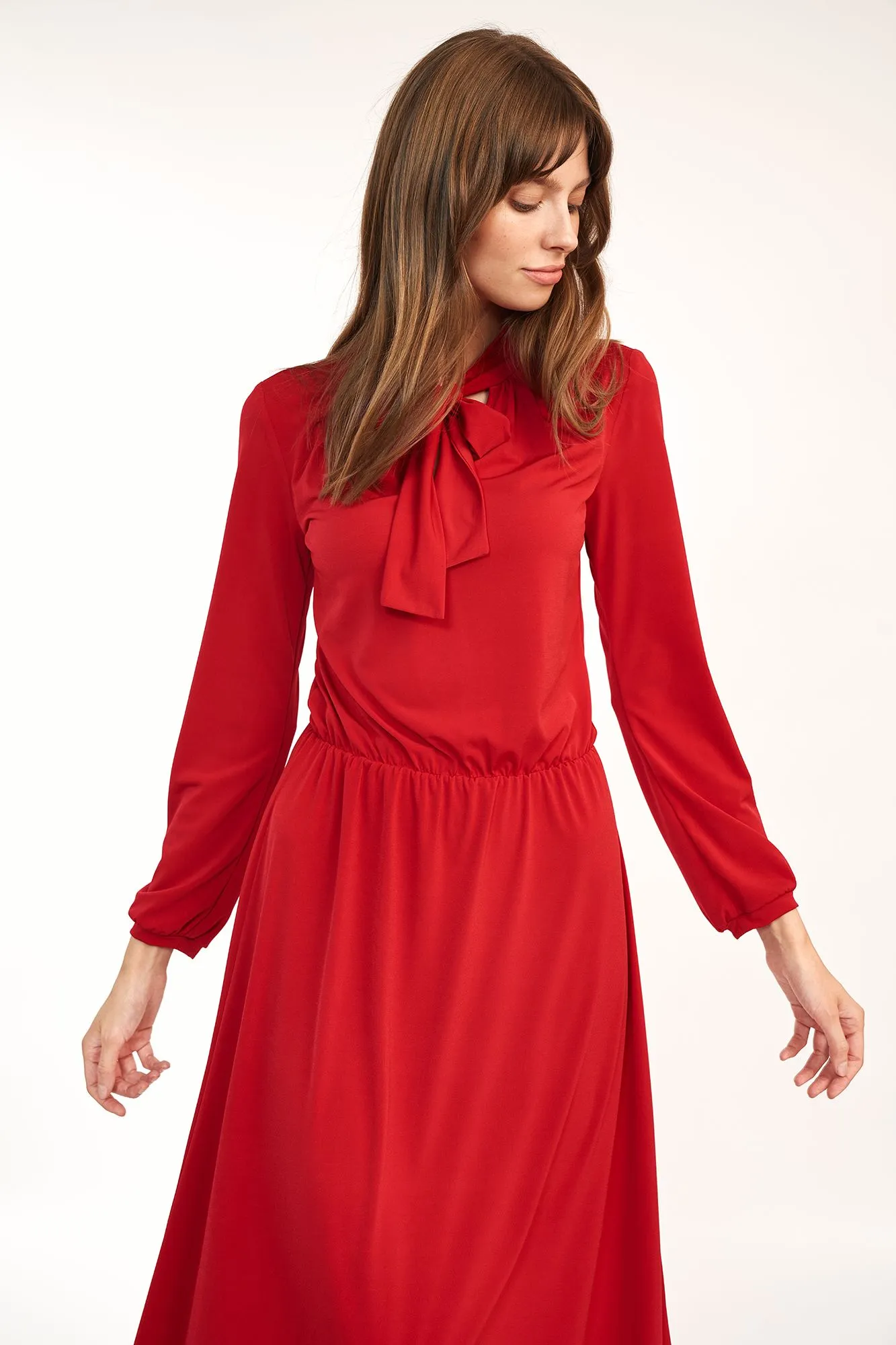 Robe col lavallière rouge